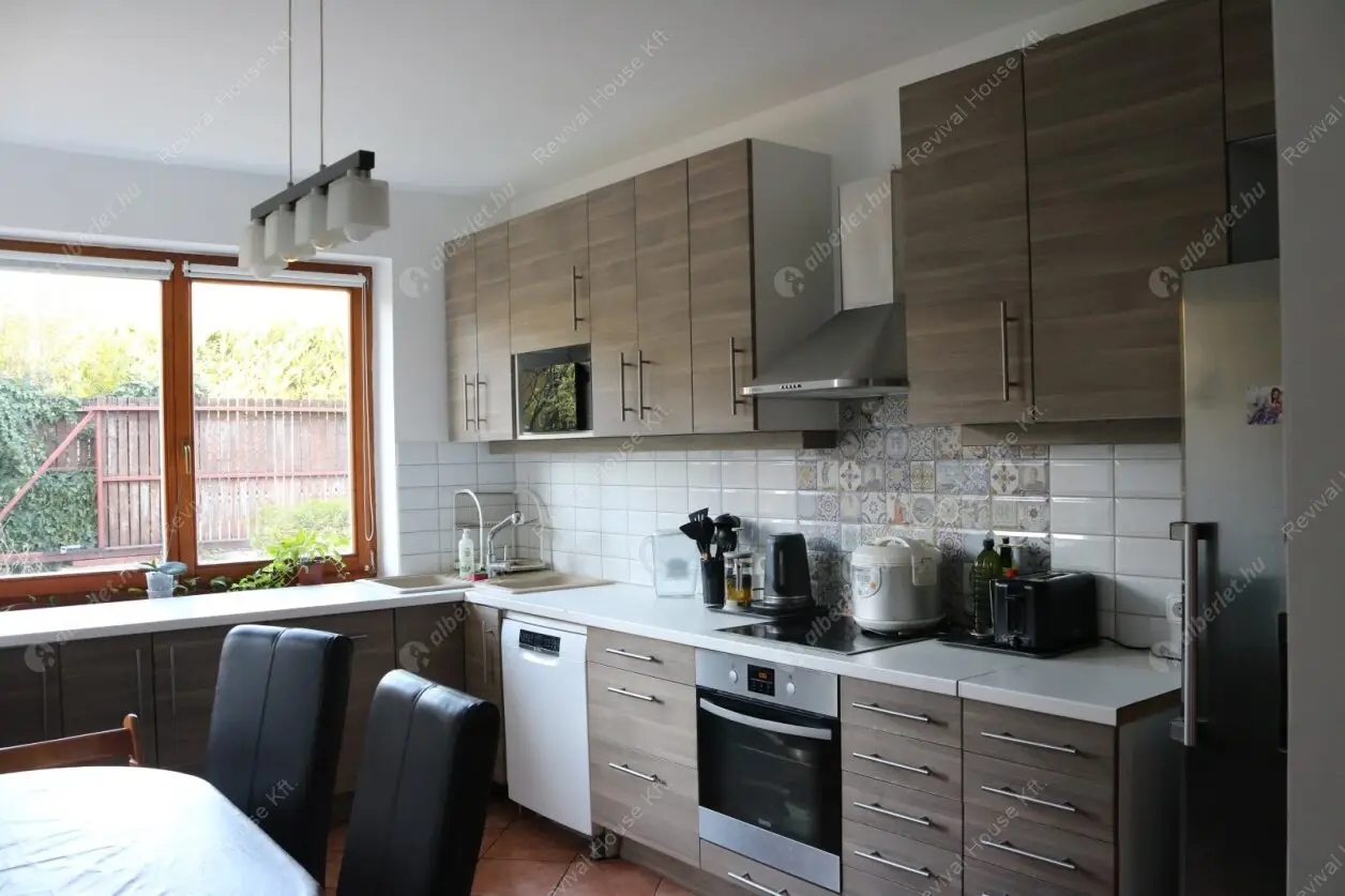 Kiadó albérlet 790000 Ft/hó áron: Budapest, XXII. kerület  Csiperke utca. Mérete: 182 nm, 7 szobás | Alberlet.hu - 6595170