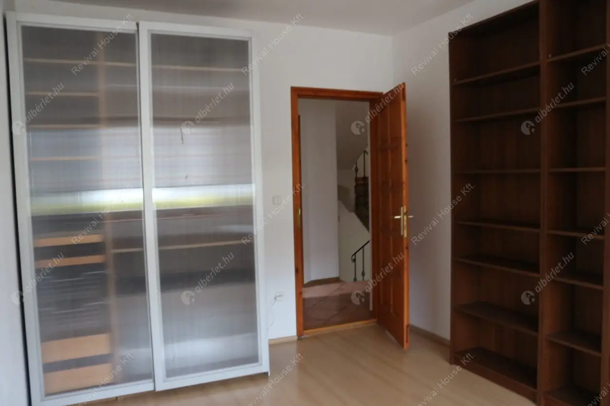 Kiadó albérlet 790000 Ft/hó áron: Budapest, XXII. kerület  Csiperke utca. Mérete: 182 nm, 7 szobás | Alberlet.hu - 6595175