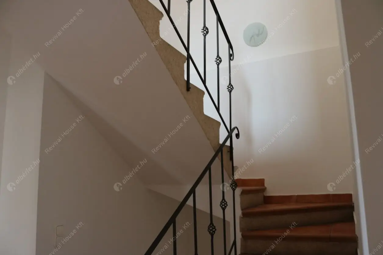 Kiadó albérlet 790000 Ft/hó áron: Budapest, XXII. kerület  Csiperke utca. Mérete: 182 nm, 7 szobás | Alberlet.hu - 6595177