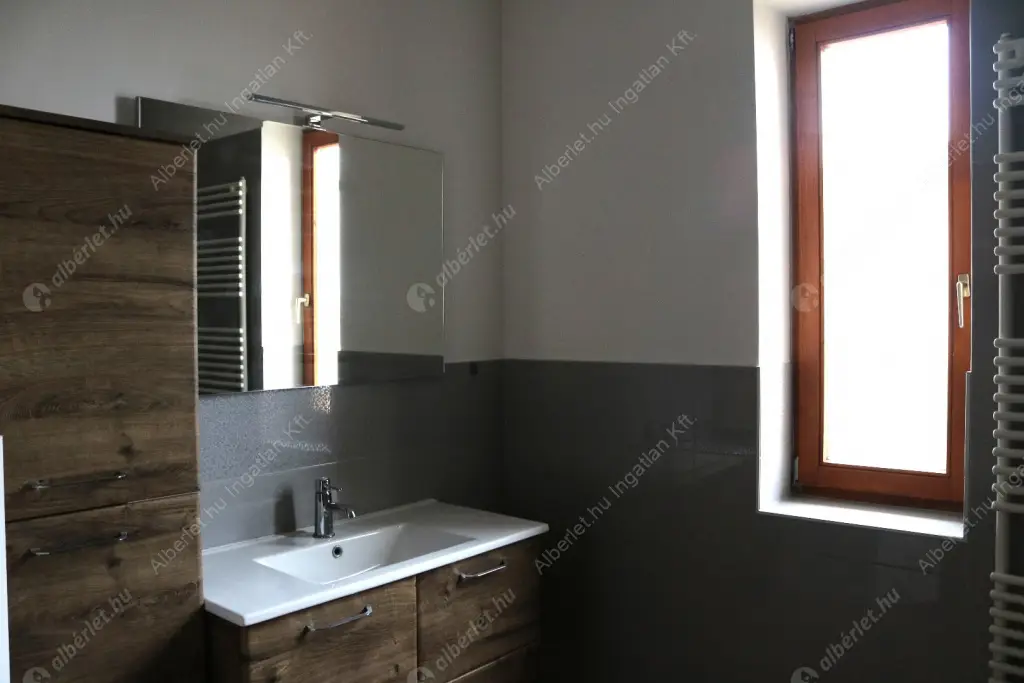 Kiadó albérlet 790000 Ft/hó áron: Budapest, XXII. kerület  Csiperke utca. Mérete: 182 nm, 7 szobás | Alberlet.hu - 6597637