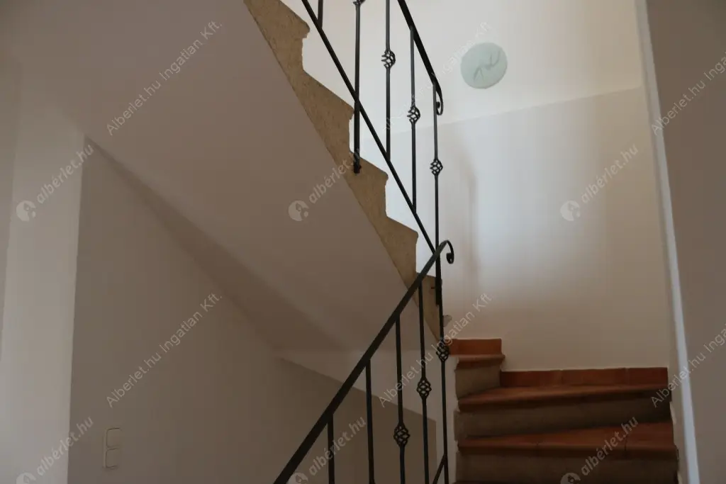 Kiadó albérlet 790000 Ft/hó áron: Budapest, XXII. kerület  Csiperke utca. Mérete: 182 nm, 7 szobás | Alberlet.hu - 6597640