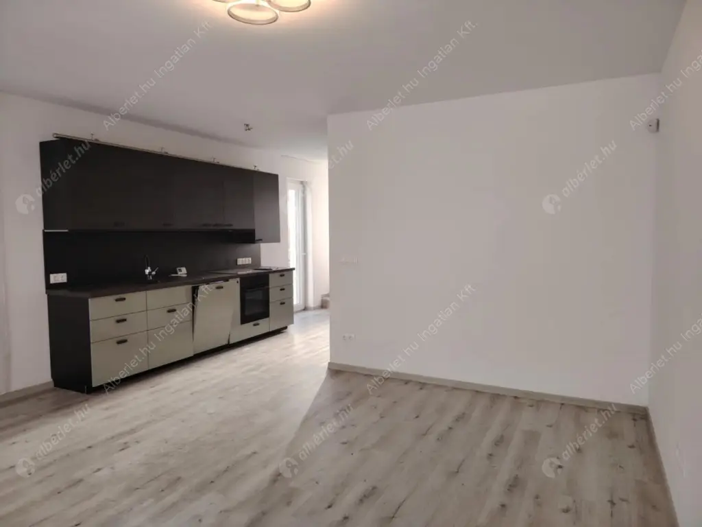 Kiadó albérlet 450000 Ft/hó áron: Budapest, XXII. kerület  Kis Kőbánya utca. Mérete: 120 nm, 4 szobás | Alberlet.hu - 6529832