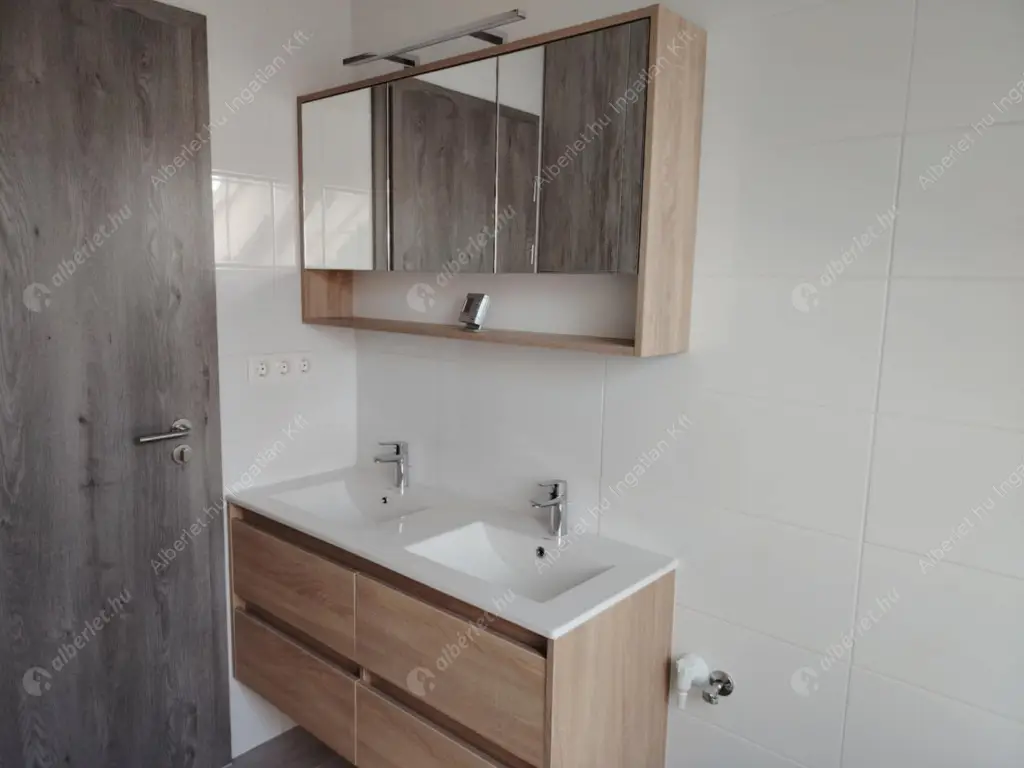 Kiadó albérlet 450000 Ft/hó áron: Budapest, XXII. kerület  Kis Kőbánya utca. Mérete: 120 nm, 4 szobás | Alberlet.hu - 6529835