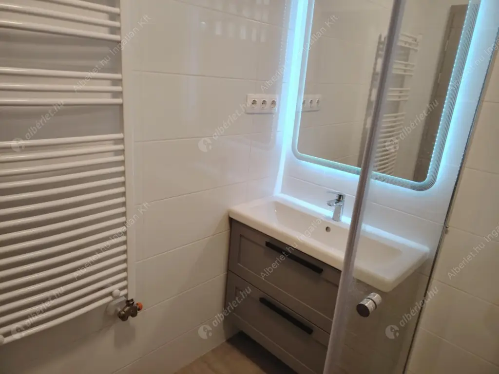 Kiadó albérlet 450000 Ft/hó áron: Budapest, XXII. kerület  Kis Kőbánya utca. Mérete: 120 nm, 4 szobás | Alberlet.hu - 6529837