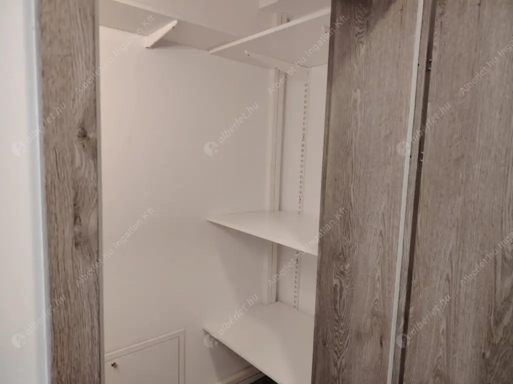 Kiadó albérlet 450000 Ft/hó áron: Budapest, XXII. kerület  Kis Kőbánya utca. Mérete: 120 nm, 4 szobás | Alberlet.hu - 6529845