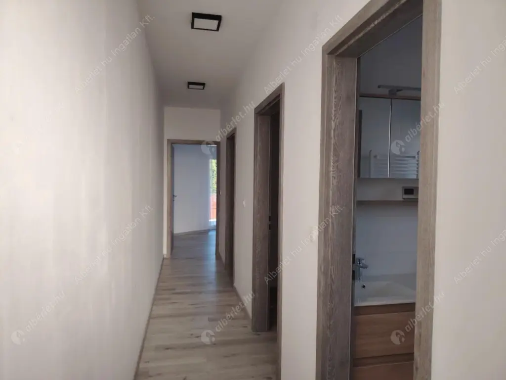 Kiadó albérlet 450000 Ft/hó áron: Budapest, XXII. kerület  Kis Kőbánya utca. Mérete: 120 nm, 4 szobás | Alberlet.hu - 6529852