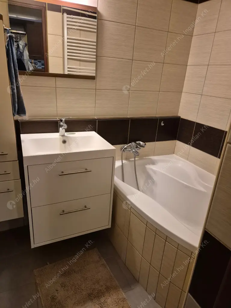 Kiadó albérlet 220000 Ft/hó áron: Budapest, XXII. kerület  Kossuth Lajos utca. Mérete: 63 nm, 3 szobás | Alberlet.hu - 6599509