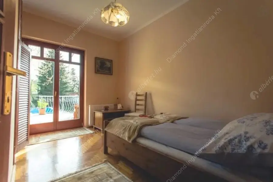 Kiadó albérlet 995000 Ft/hó áron: Budapest, XXII. kerület  Meggyvágó utca. Mérete: 180 nm, 5 szobás | Alberlet.hu - 6034823