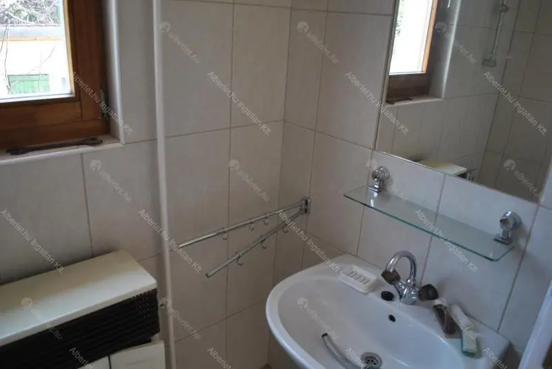 Kiadó albérlet 290000 Ft/hó áron: Budapest, XXII. kerület  Tövis utca. Mérete: 55 nm, 3 szobás | Alberlet.hu - 6706213