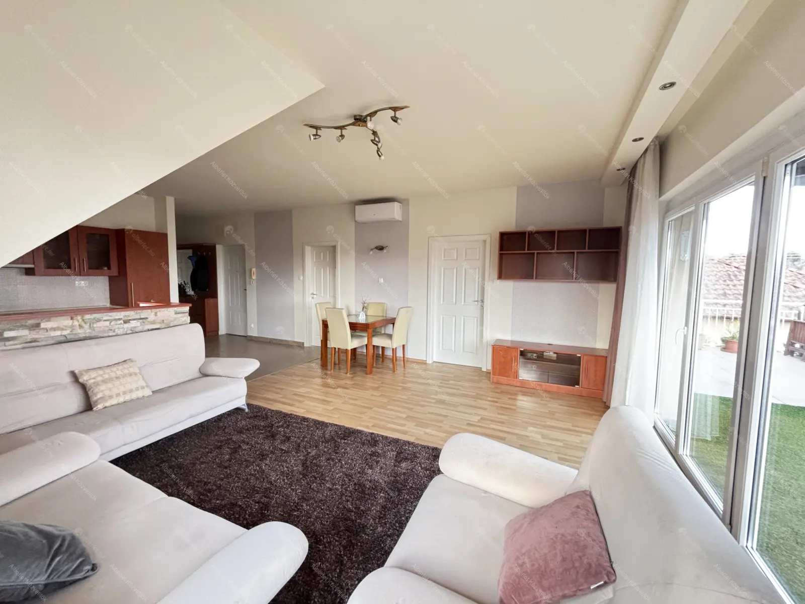 Kiadó albérlet 380000 Ft/hó áron: Budapest, XXII. kerület  XIII. utca. Mérete: 93 nm, 2 szobás | Alberlet.hu - 6673723