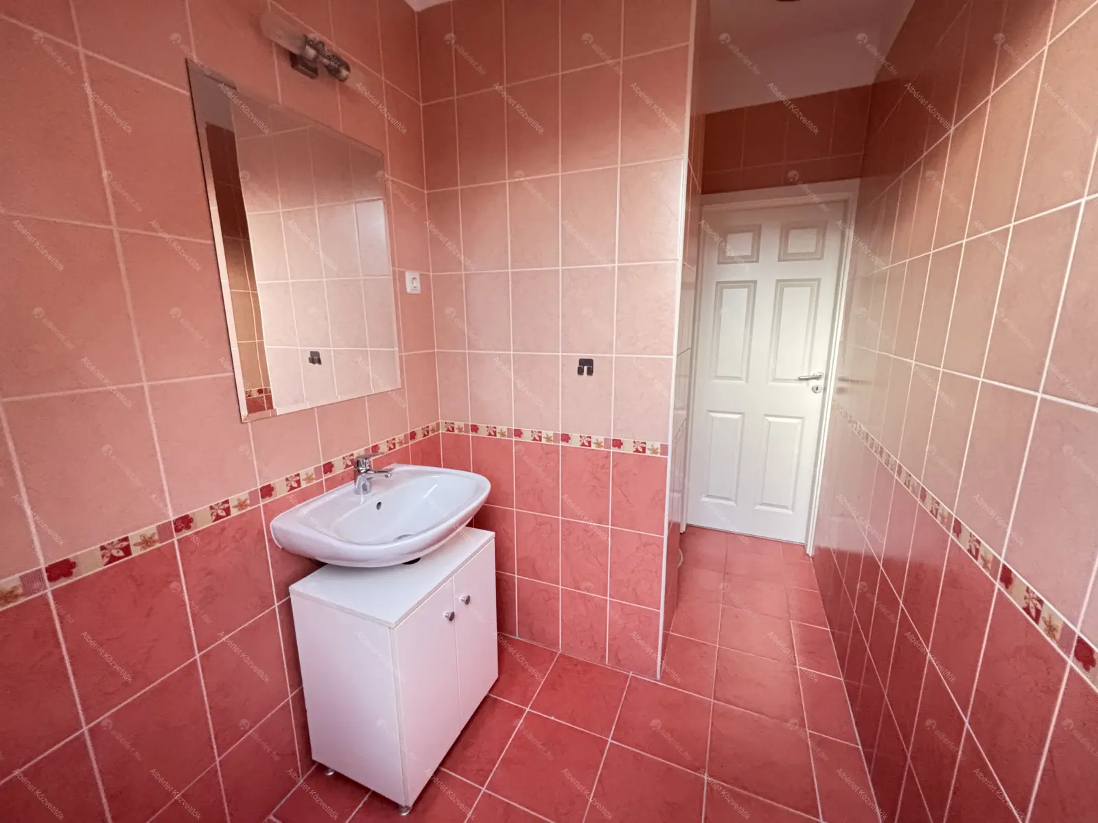 Kiadó albérlet 380000 Ft/hó áron: Budapest, XXII. kerület  XIII. utca. Mérete: 93 nm, 2 szobás | Alberlet.hu - 6673728