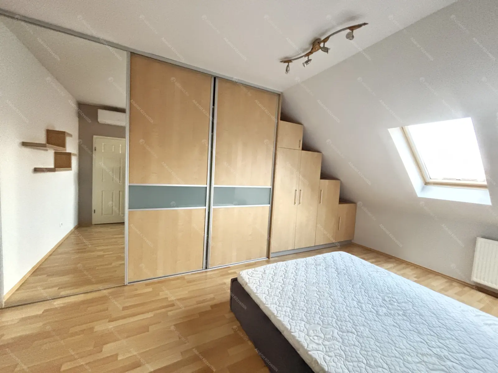 Kiadó albérlet 380000 Ft/hó áron: Budapest, XXII. kerület  XIII. utca. Mérete: 93 nm, 2 szobás | Alberlet.hu - 6673731