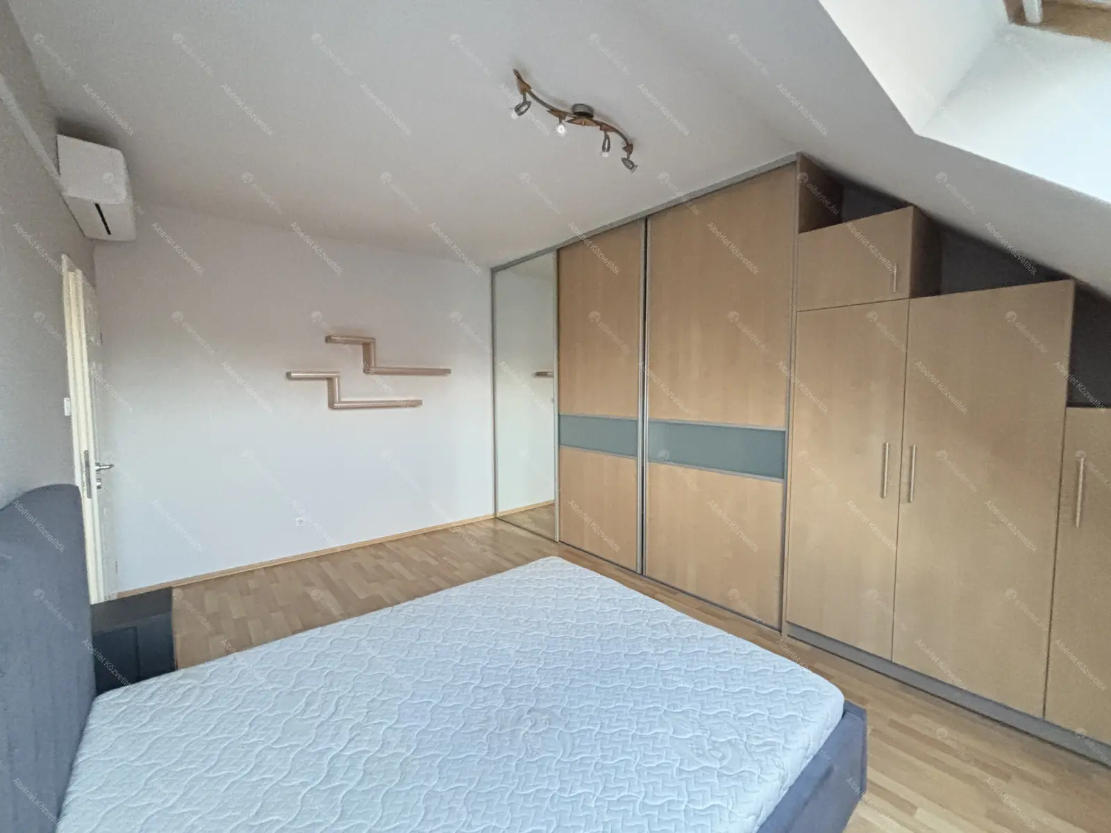 Kiadó albérlet 380000 Ft/hó áron: Budapest, XXII. kerület  XIII. utca. Mérete: 93 nm, 2 szobás | Alberlet.hu - 6673732