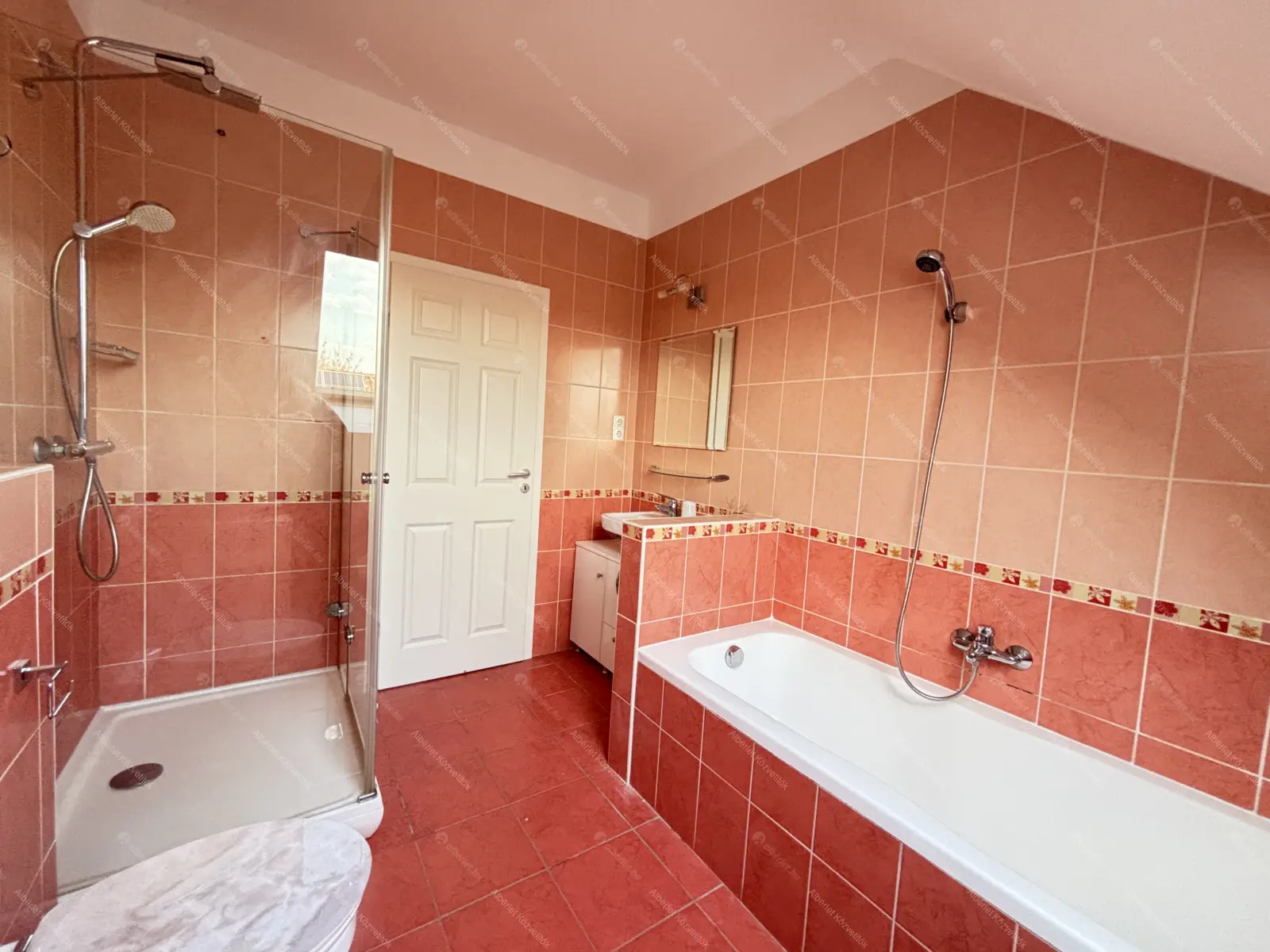 Kiadó albérlet 380000 Ft/hó áron: Budapest, XXII. kerület  XIII. utca. Mérete: 93 nm, 2 szobás | Alberlet.hu - 6673738