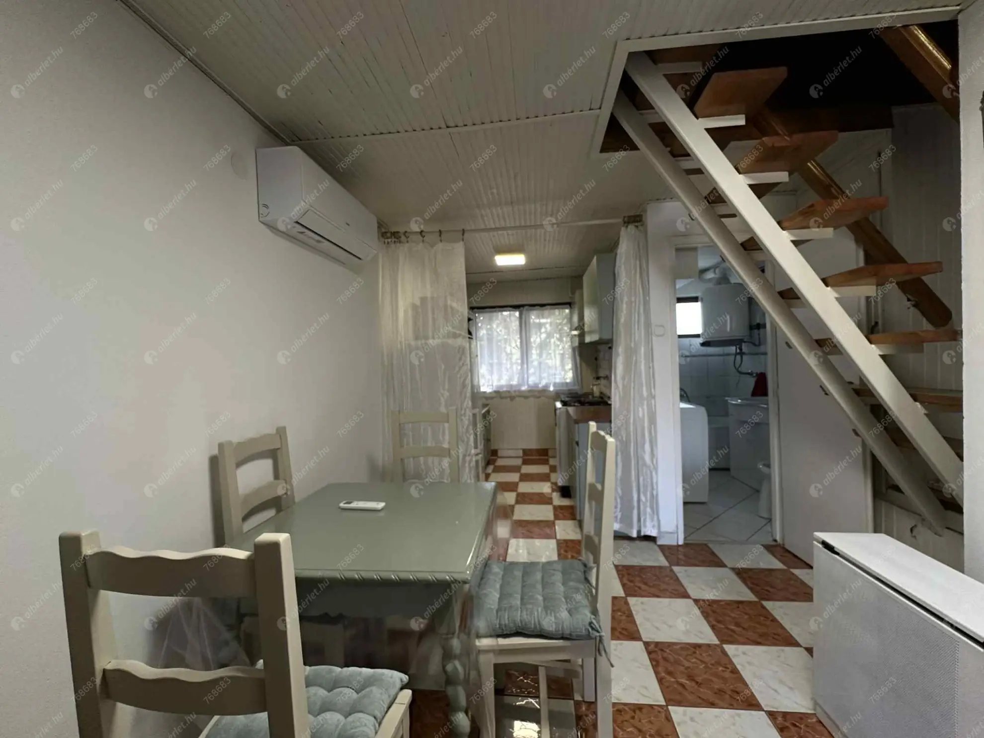 Kiadó albérlet 280000 Ft/hó áron: Dunakeszi,   Duna sor . Mérete: 50 nm, 2 szobás | Alberlet.hu - 6558576