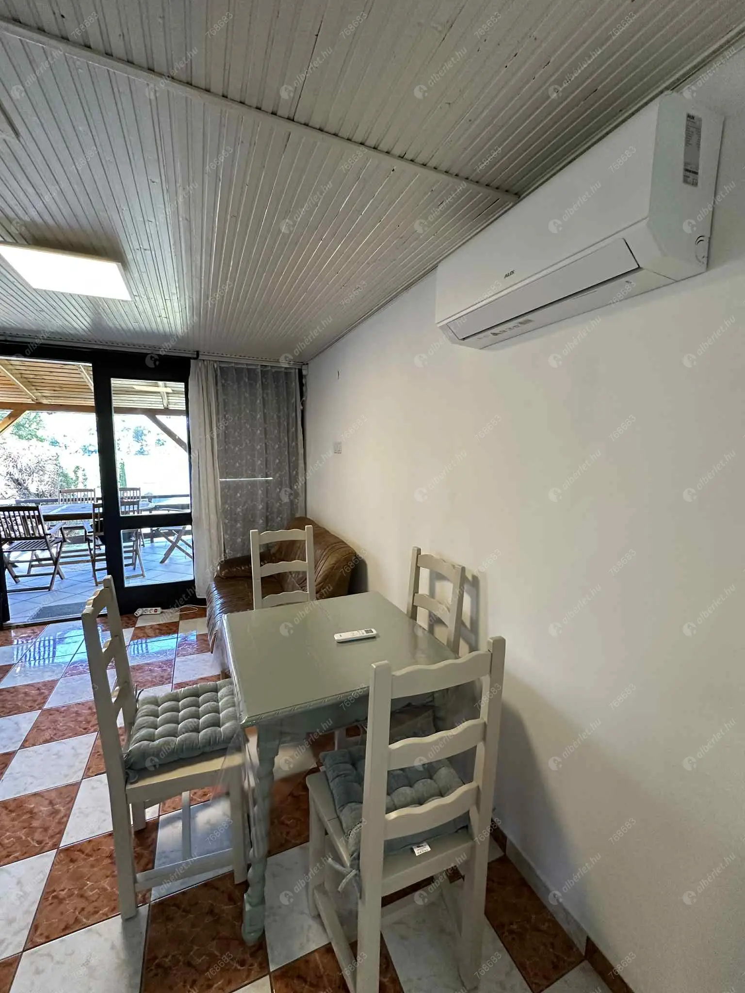 Kiadó albérlet 280000 Ft/hó áron: Dunakeszi,   Duna sor . Mérete: 50 nm, 2 szobás | Alberlet.hu - 6558583