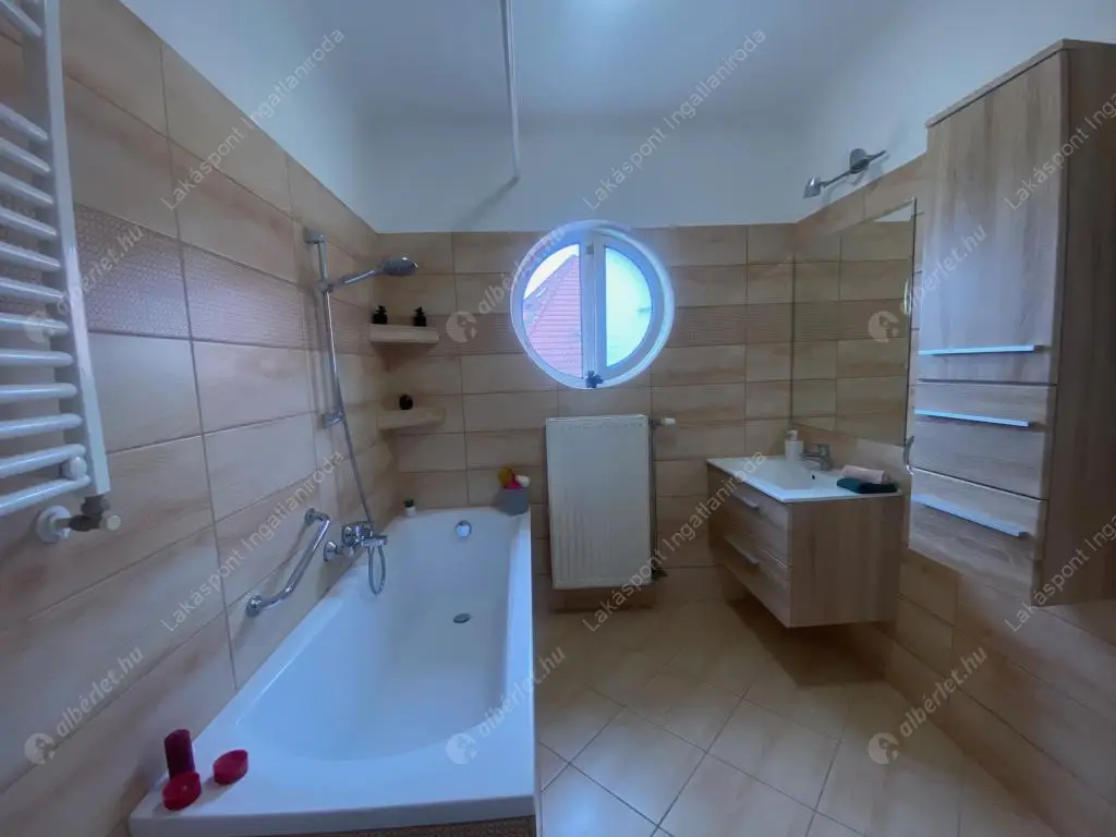 Kiadó albérlet 240000 Ft/hó áron: Dunakeszi,  tábor utca. Mérete: 64 nm, 3 szobás | Alberlet.hu - 6487816