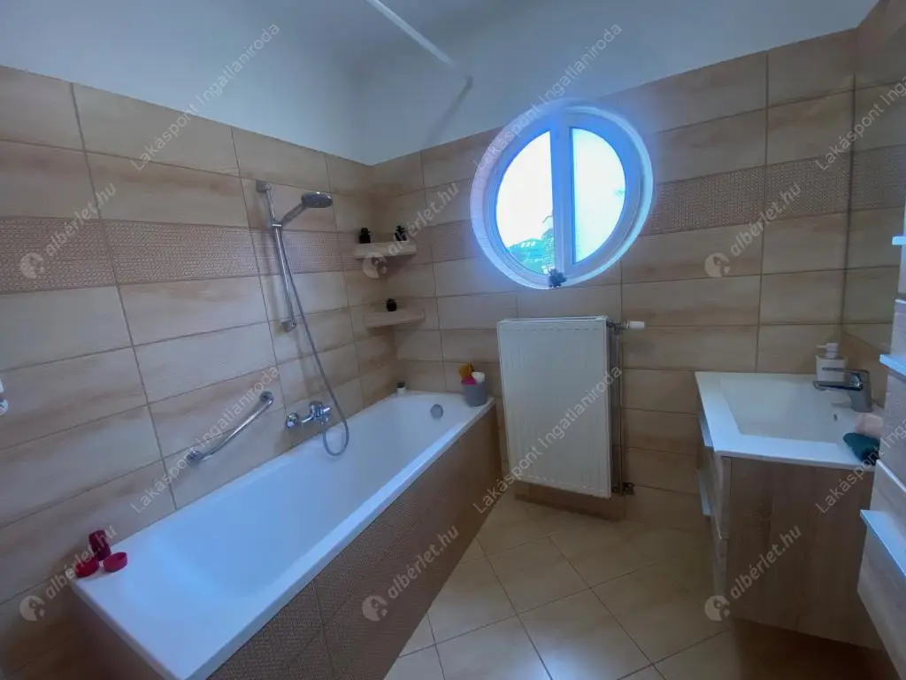 Kiadó albérlet 240000 Ft/hó áron: Dunakeszi,  tábor utca. Mérete: 64 nm, 3 szobás | Alberlet.hu - 6487817