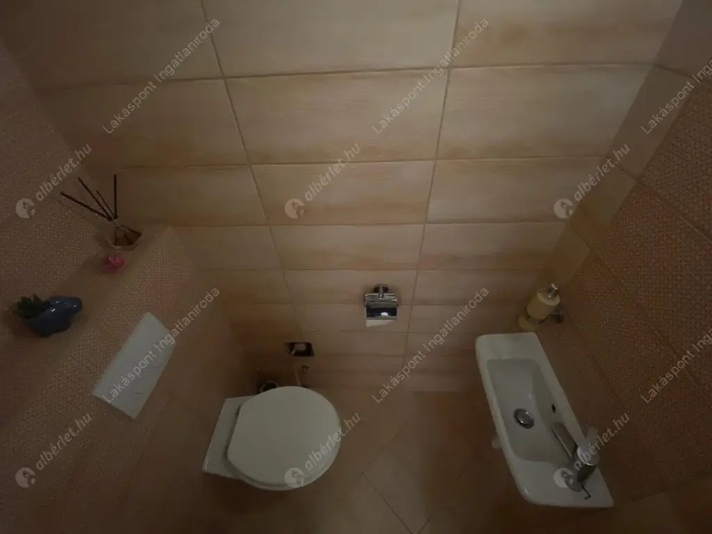 Kiadó albérlet 240000 Ft/hó áron: Dunakeszi,  tábor utca. Mérete: 64 nm, 3 szobás | Alberlet.hu - 6487818