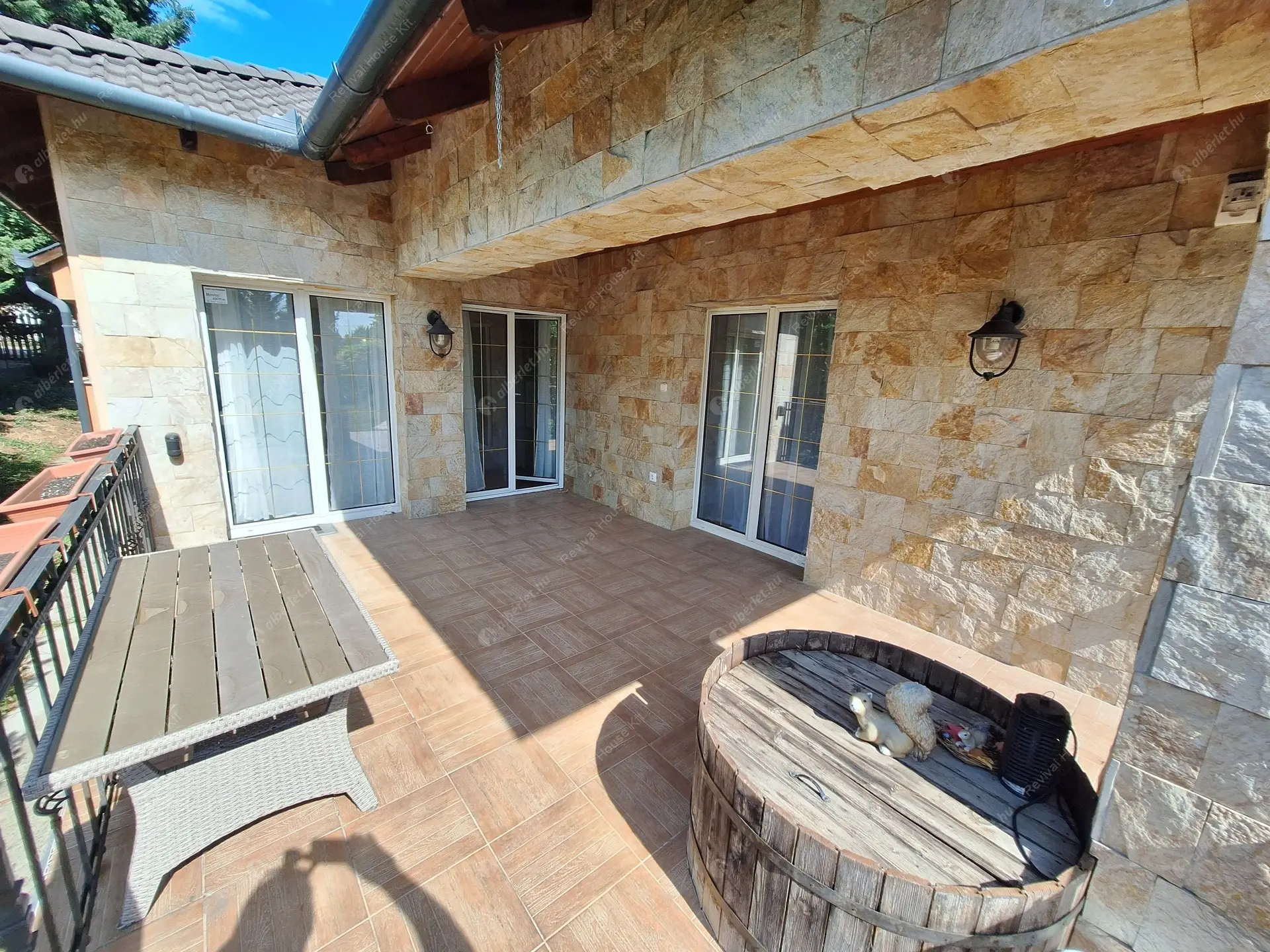 Kiadó albérlet 690000 Ft/hó áron: Érd,  Egervári utca . Mérete: 240 nm, 1 szobás | Alberlet.hu - 6533221