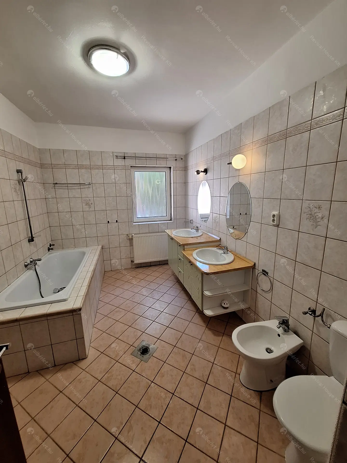 Kiadó albérlet 690000 Ft/hó áron: Érd,  Egervári utca . Mérete: 240 nm, 1 szobás | Alberlet.hu - 6533225