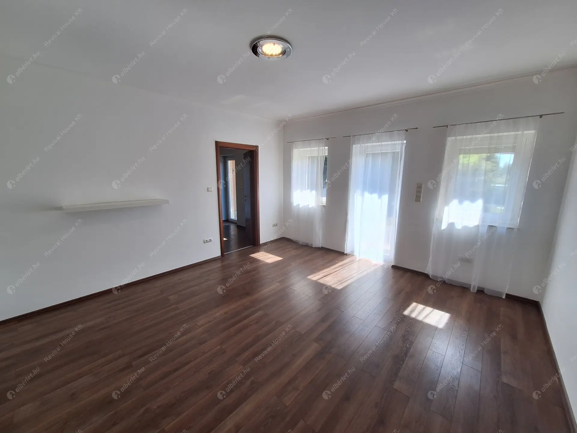 Kiadó albérlet 690000 Ft/hó áron: Érd,  Egervári utca . Mérete: 240 nm, 1 szobás | Alberlet.hu - 6533229