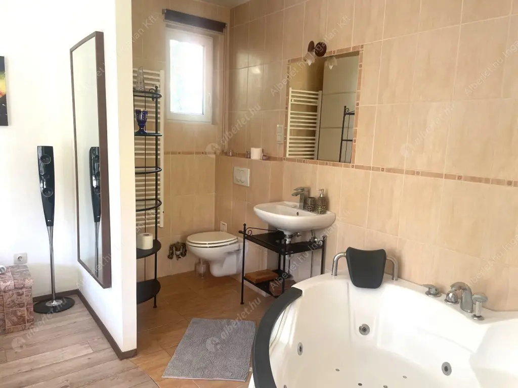 Kiadó albérlet 529000 Ft/hó áron: Érd,  István utca. Mérete: 165 nm, 5 szobás | Alberlet.hu - 6575143