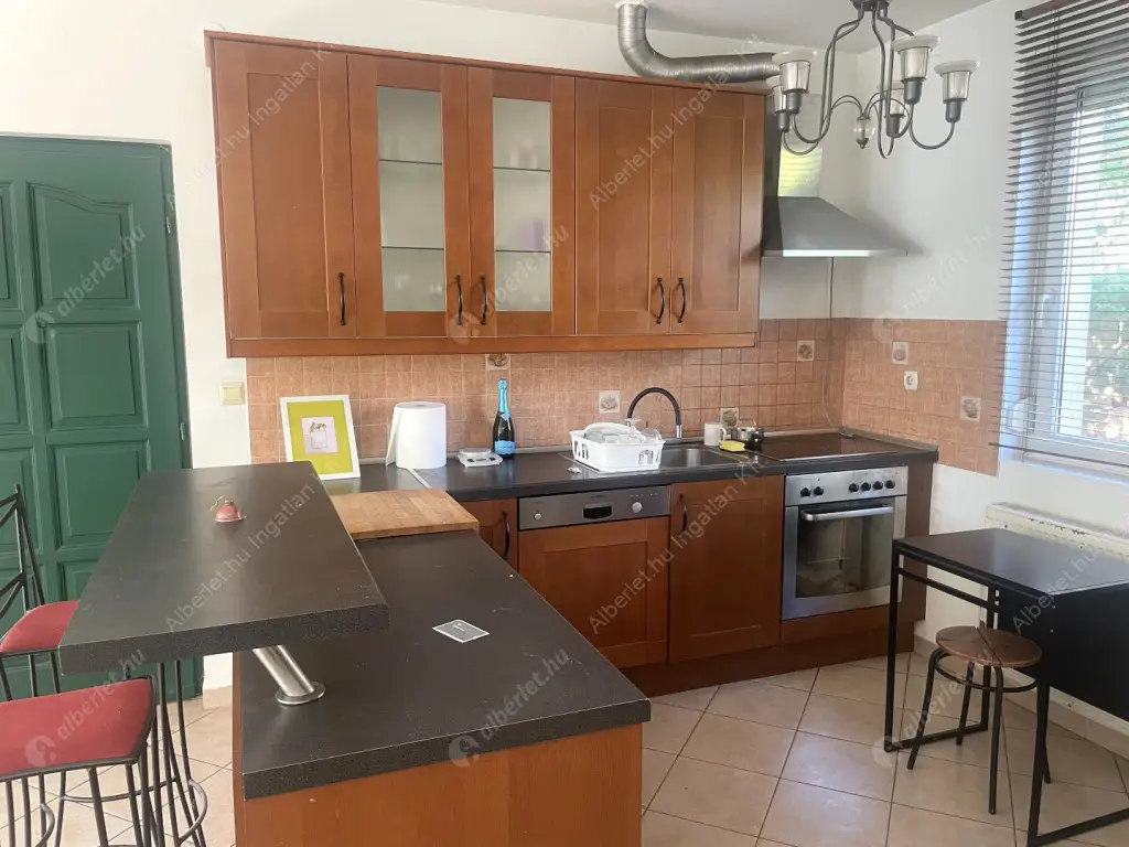 Kiadó albérlet 490000 Ft/hó áron: Érd,  István utca. Mérete: 165 nm, 5 szobás | Alberlet.hu - 6587184