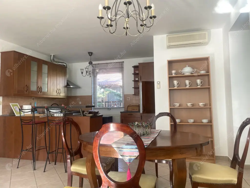 Kiadó albérlet 490000 Ft/hó áron: Érd,  István utca. Mérete: 165 nm, 5 szobás | Alberlet.hu - 6587185