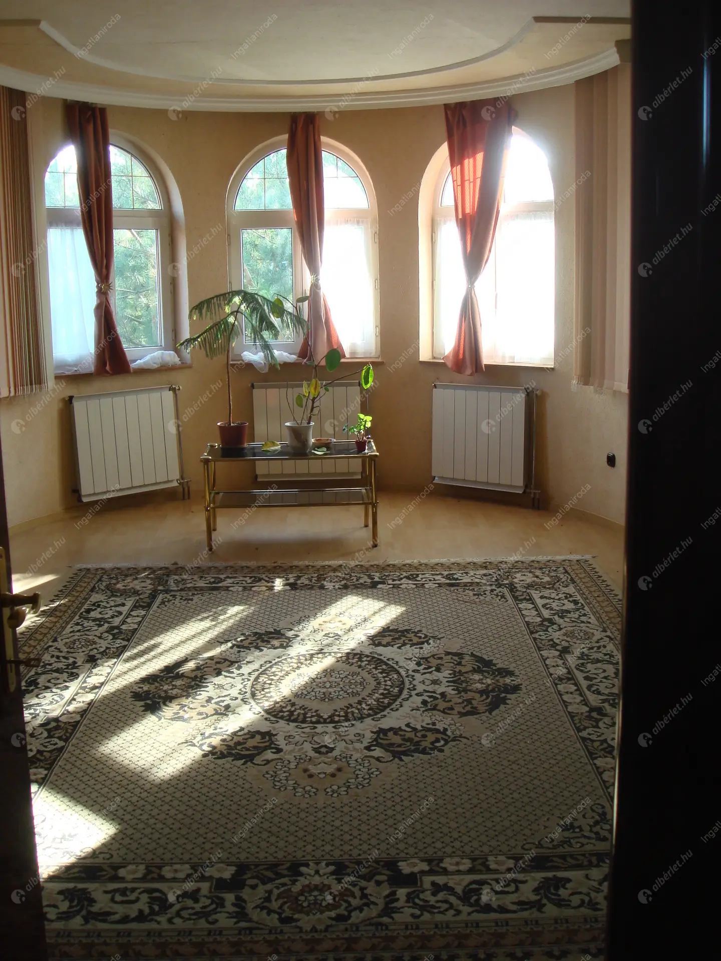 Kiadó albérlet 750000 Ft/hó áron: Fót,  Sport utca. Mérete: 330 nm, 6 szobás | Alberlet.hu - 5830610