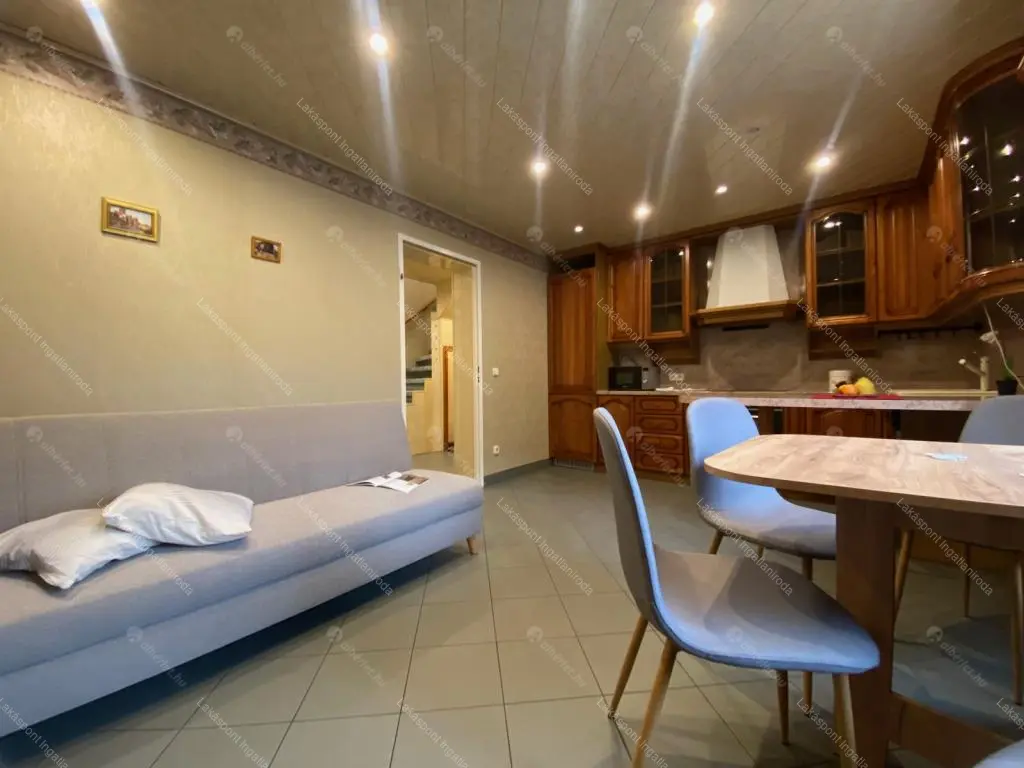 Kiadó albérlet 280000 Ft/hó áron: Fót,  Szent benedek utca . Mérete: 62 nm, 3 szobás | Alberlet.hu - 6686329