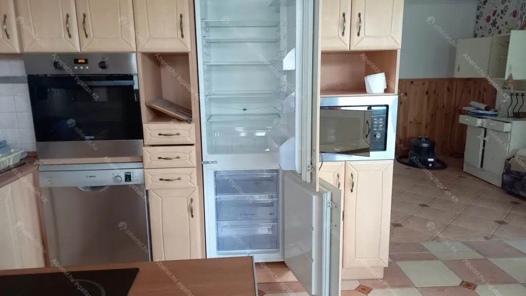 Kiadó albérlet 260000 Ft/hó áron: Galgahévíz,  Mikszáth Kálmán utca. Mérete: 140 nm, 5 szobás | Alberlet.hu - 6688478