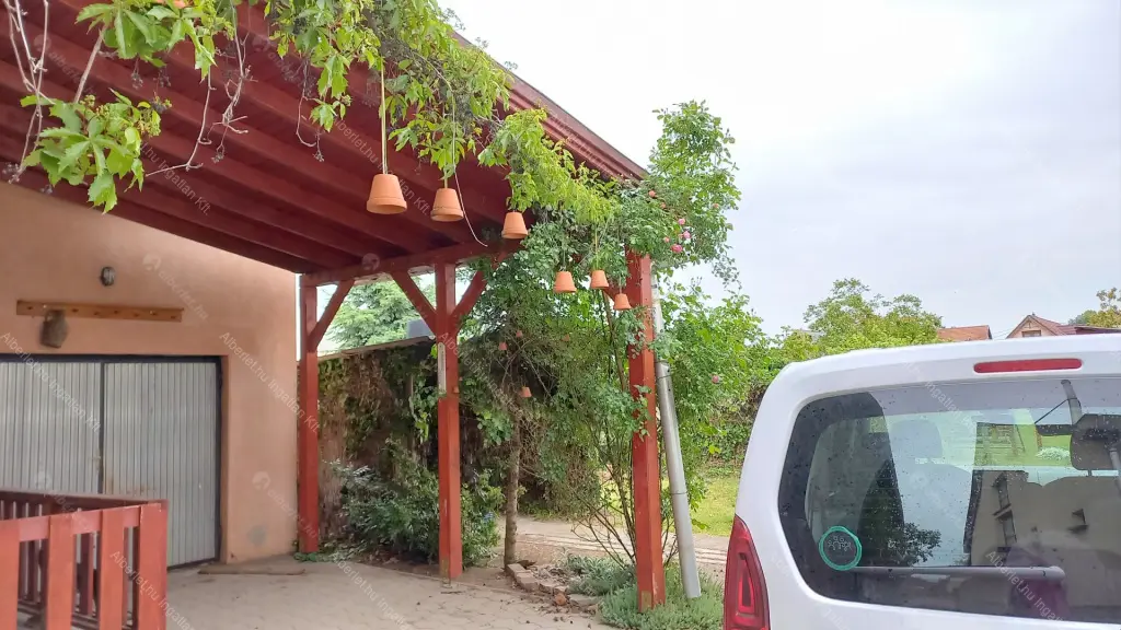 Kiadó albérlet 260000 Ft/hó áron: Galgahévíz,  Mikszáth Kálmán utca. Mérete: 140 nm, 5 szobás | Alberlet.hu - 6688488