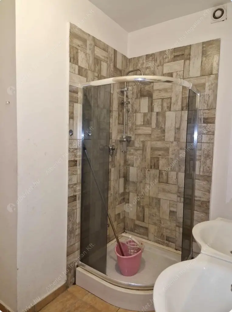 Kiadó albérlet 500000 Ft/hó áron: Gödöllő,  Szabadság útja . Mérete: 90 nm, 3 szobás | Alberlet.hu - 6565368