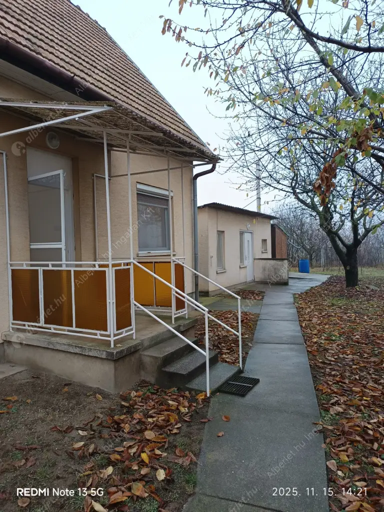 Kiadó albérlet 260000 Ft/hó áron: Gyömrő,  Nefelejcs utca. Mérete: 85 nm, 1 szobás | Alberlet.hu - 6599476