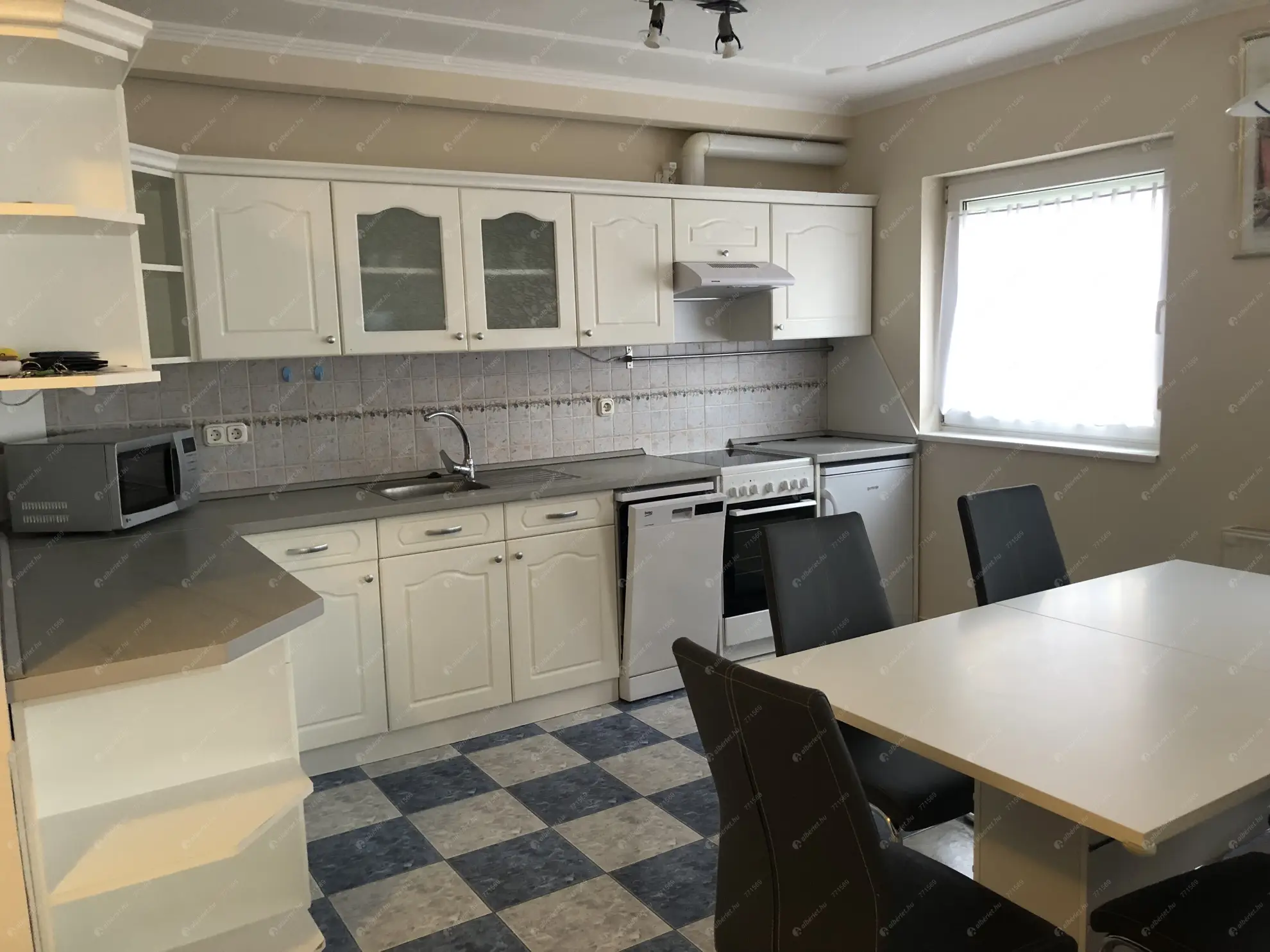 Kiadó albérlet 180000 Ft/hó áron: Győr,   . Mérete: 64 nm, 3 szobás | Alberlet.hu - 6593233