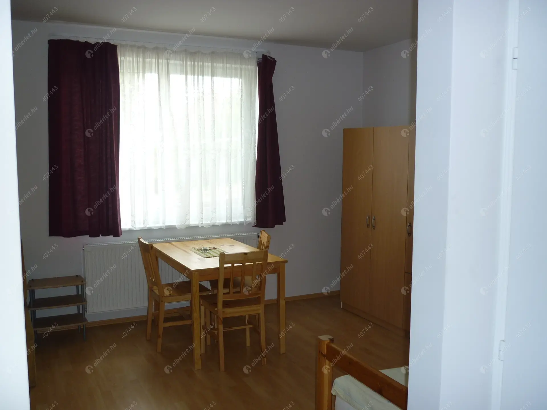 Kiadó albérlet 135000 Ft/hó áron: Győrújbarát,  Veres P. utca. Mérete: 24 nm, 1 szobás | Alberlet.hu - 5735860