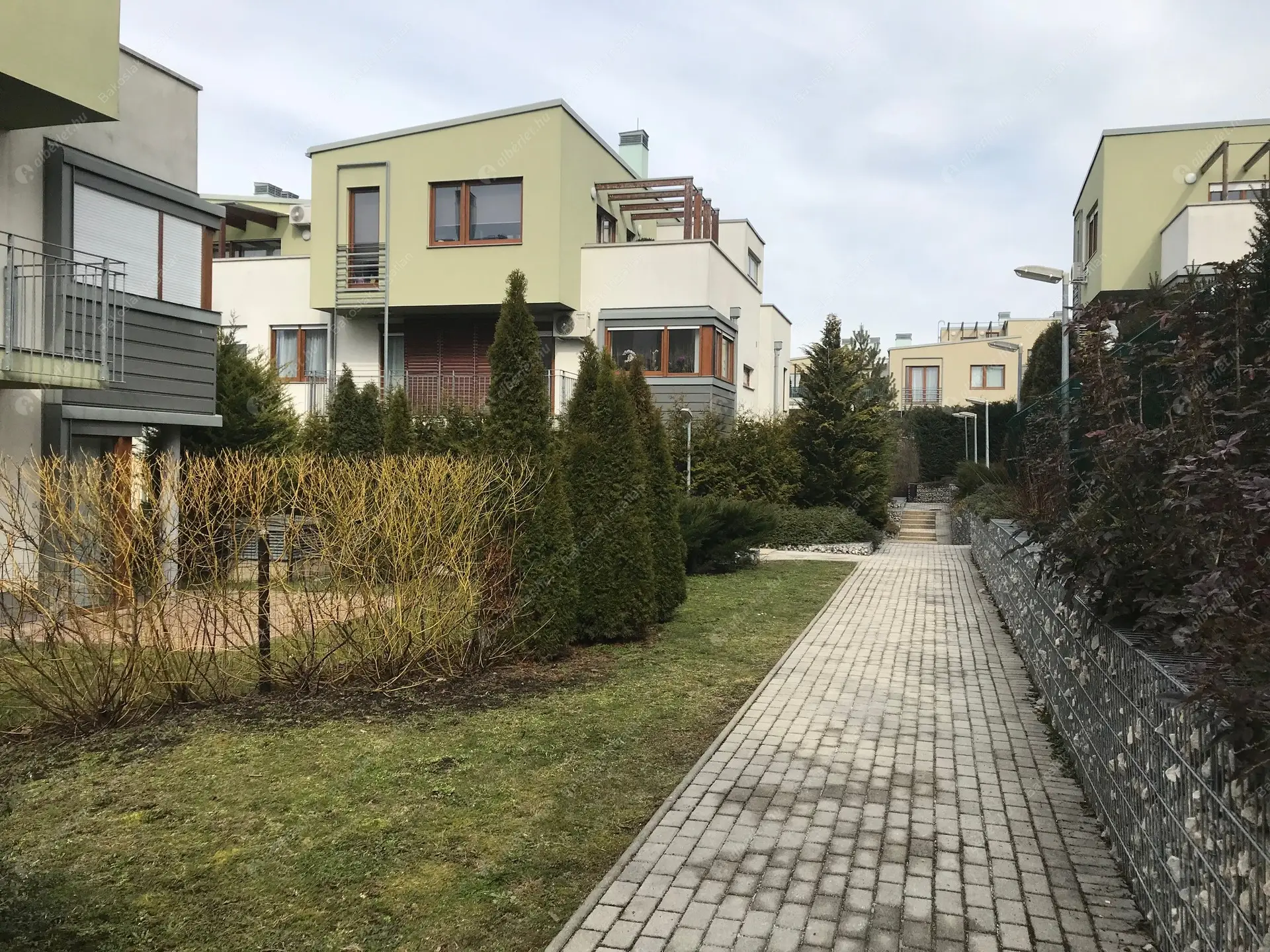 Kiadó albérlet 220000 Ft/hó áron: Herceghalom,  Kiserdő utca . Mérete: 43 nm, 2 szobás | Alberlet.hu - 5935781