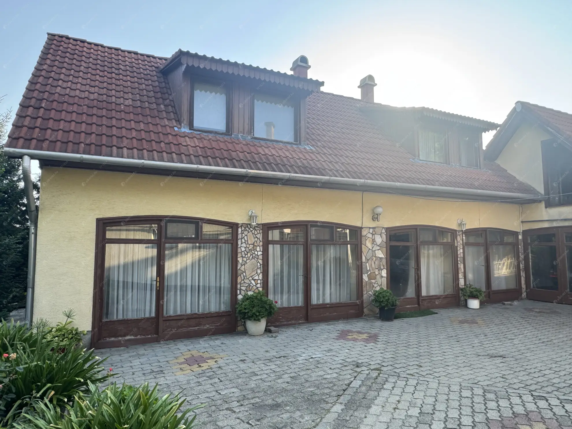 Kiadó albérlet 260000 Ft/hó áron: Kápolnásnyék,   Kutas sor . Mérete: 160 nm, 3 szobás | Alberlet.hu - 6594232