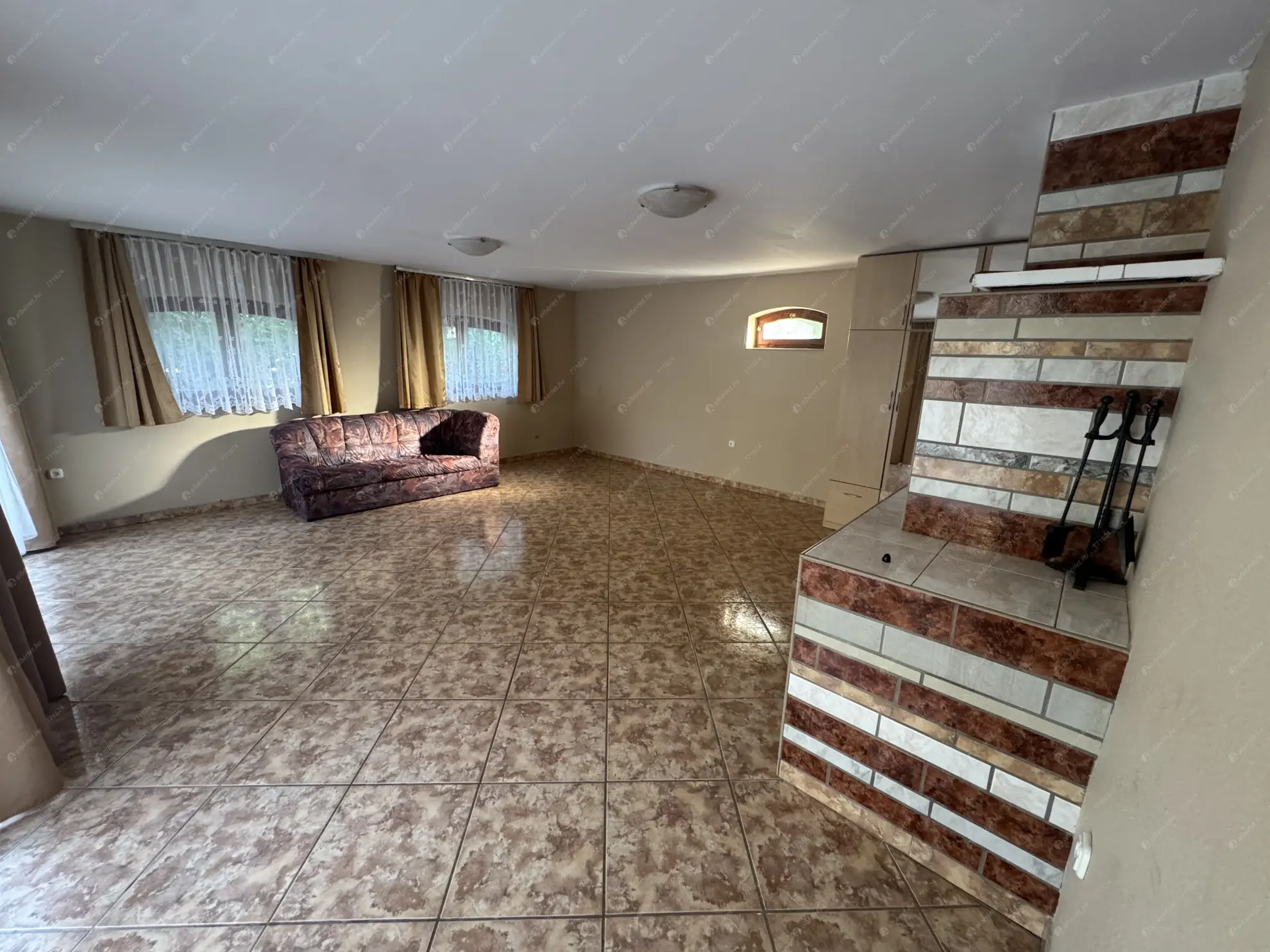 Kiadó albérlet 260000 Ft/hó áron: Kápolnásnyék,   Kutas sor . Mérete: 160 nm, 3 szobás | Alberlet.hu - 6594235