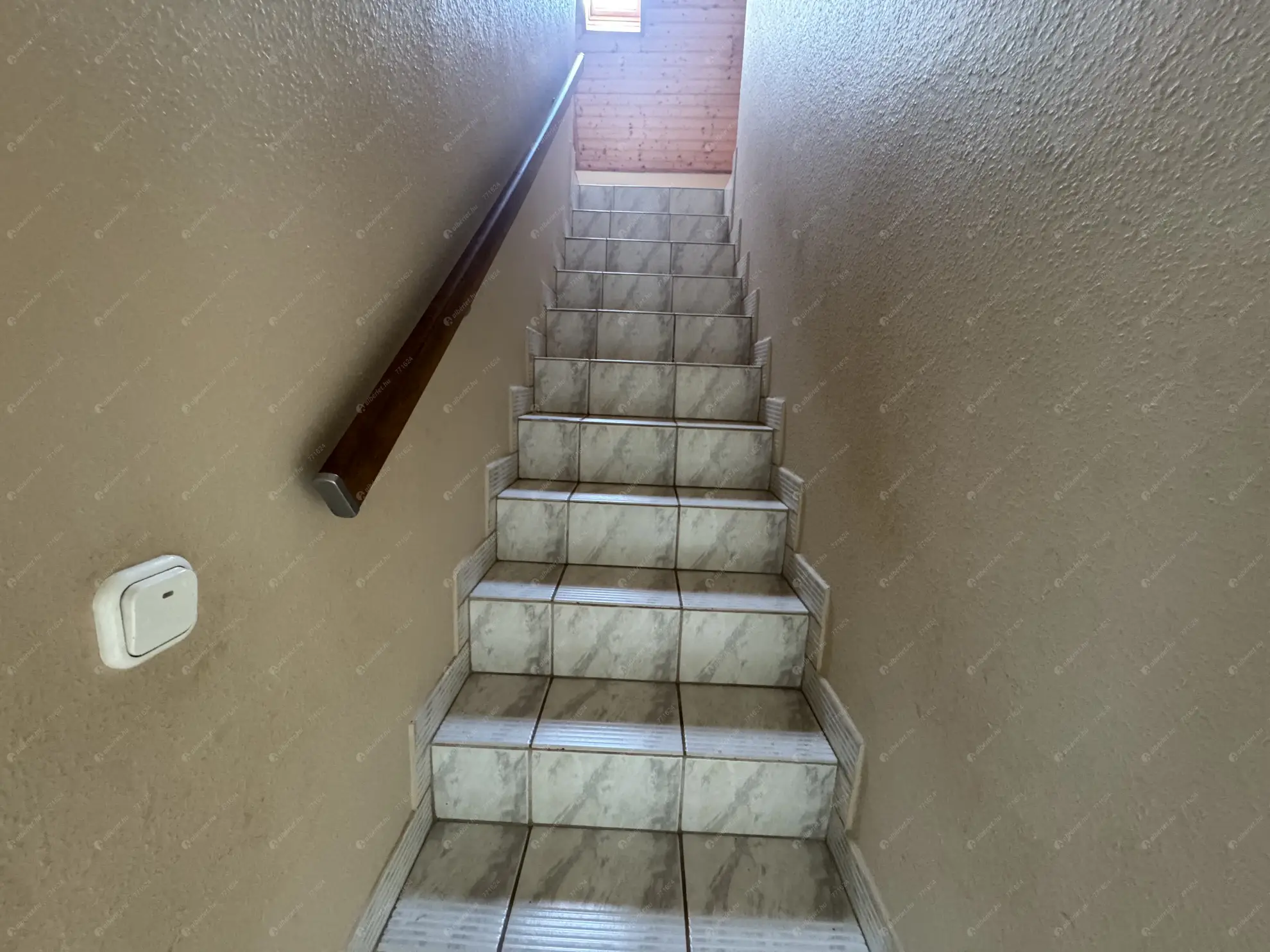 Kiadó albérlet 260000 Ft/hó áron: Kápolnásnyék,   Kutas sor . Mérete: 160 nm, 3 szobás | Alberlet.hu - 6594247