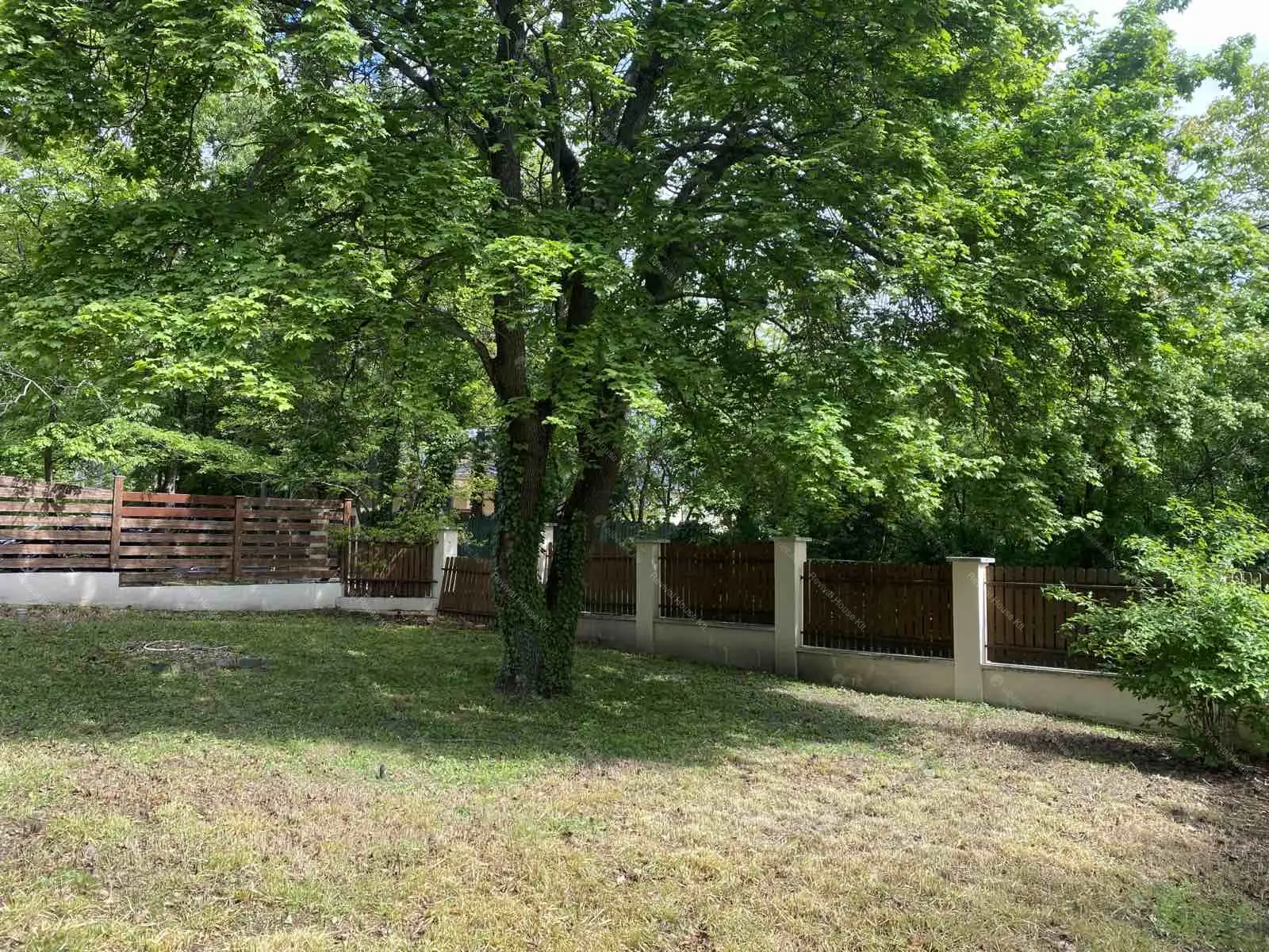 Kiadó albérlet 590000 Ft/hó áron: Leányfalu,  Pincehegyi utca . Mérete: 260 nm, 6 szobás | Alberlet.hu - 6671047