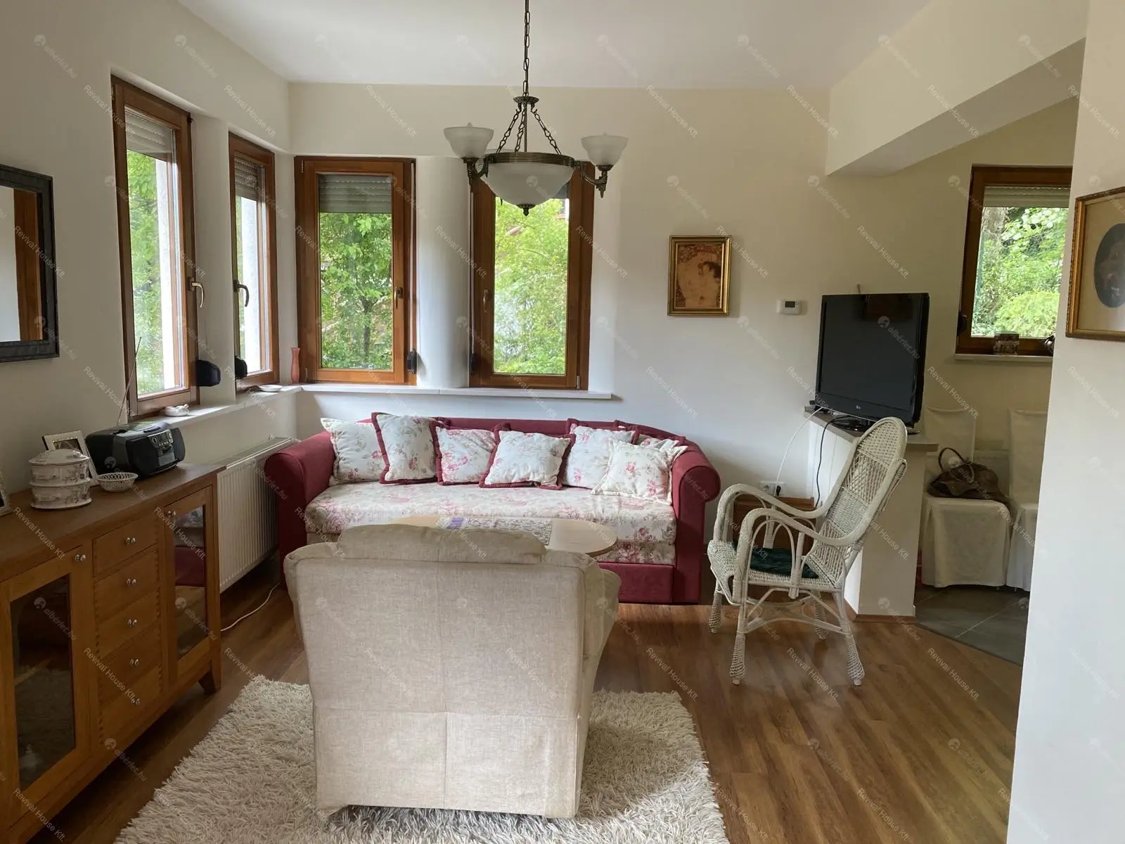 Kiadó albérlet 590000 Ft/hó áron: Leányfalu,  Pincehegyi utca . Mérete: 260 nm, 6 szobás | Alberlet.hu - 6671053