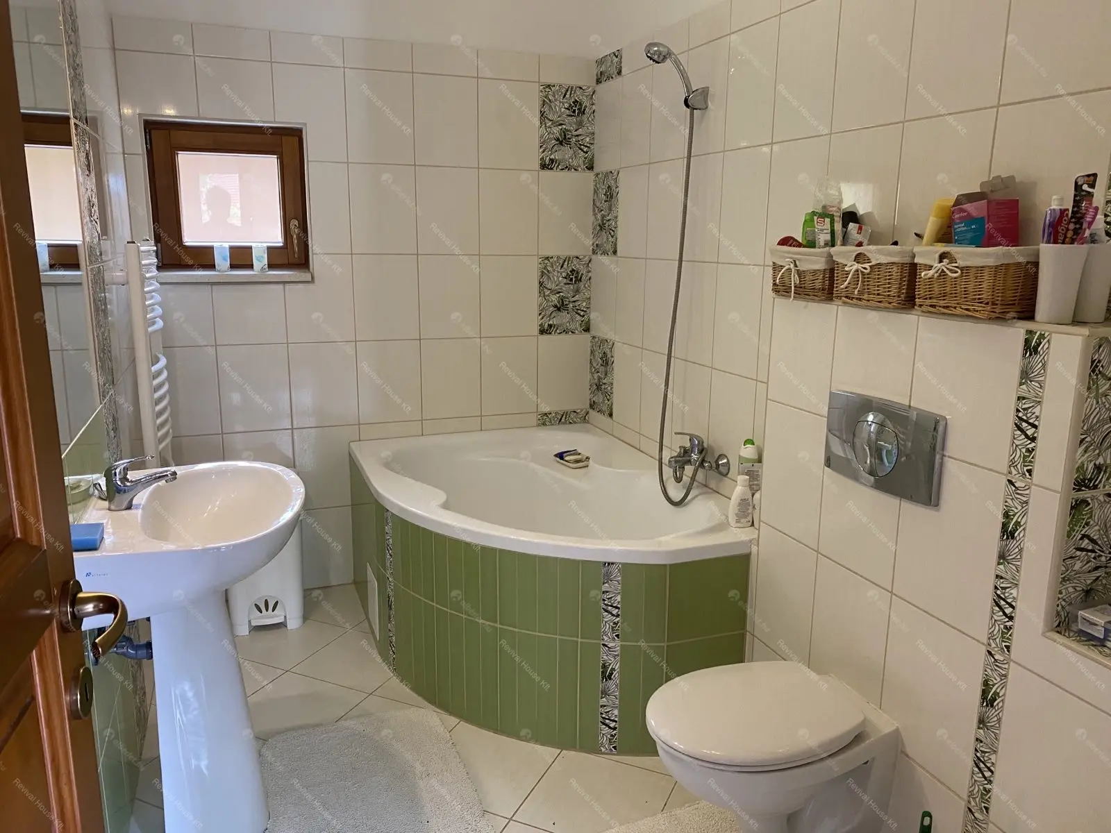 Kiadó albérlet 590000 Ft/hó áron: Leányfalu,  Pincehegyi utca . Mérete: 260 nm, 6 szobás | Alberlet.hu - 6671054