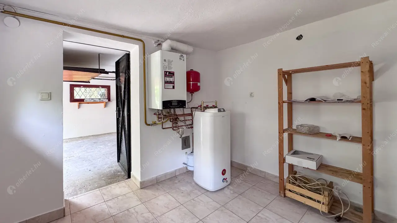 Kiadó albérlet 660000 Ft/hó áron: Nagykovácsi,  Besenyőtelek utca. Mérete: 230 nm, 6 szobás | Alberlet.hu - 6430853