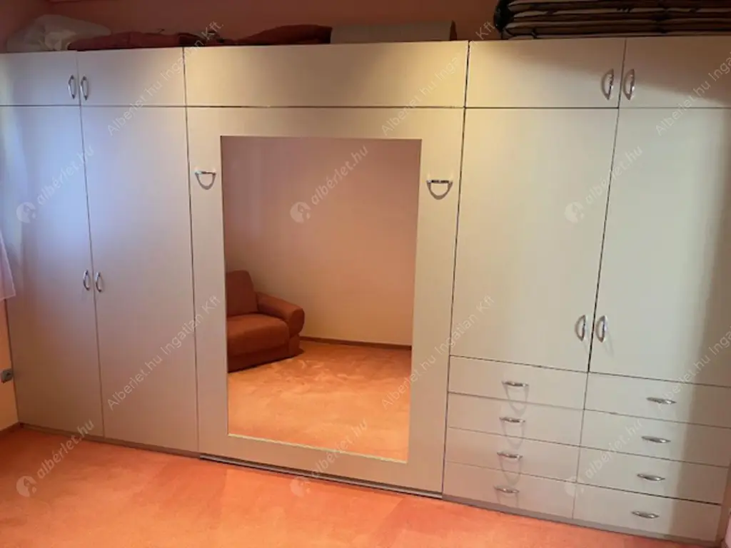 Kiadó albérlet 400000 Ft/hó áron: Nagykovácsi,  Erdősétány utca. Mérete: 90 nm, 3 szobás | Alberlet.hu - 6565593