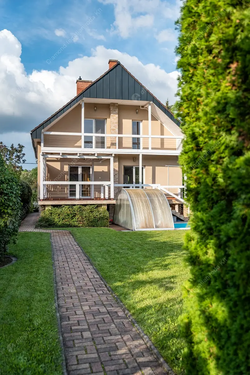 Kiadó albérlet 1088000 Ft/hó áron: Nagykovácsi,  Pók utca. Mérete: 280 nm, 7 szobás | Alberlet.hu - 6400948