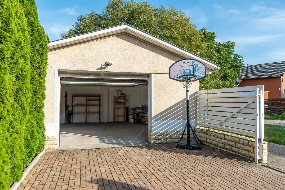 Kiadó albérlet 1088000 Ft/hó áron: Nagykovácsi,  Pók utca. Mérete: 280 nm, 7 szobás | Alberlet.hu - 6400951