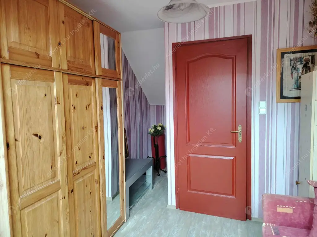 Kiadó albérlet 380000 Ft/hó áron: Nagykovácsi,  Puskin utca. Mérete: 110 nm, 3 szobás | Alberlet.hu - 6568940