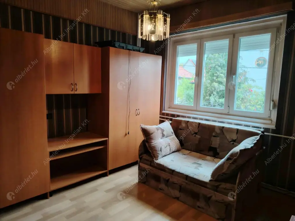 Kiadó albérlet 380000 Ft/hó áron: Nagykovácsi,  Puskin utca. Mérete: 110 nm, 3 szobás | Alberlet.hu - 6591597